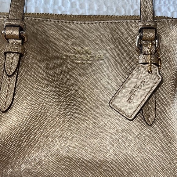 Coach Handbag Gold with removable shoulder strap - Picture 3 of 6